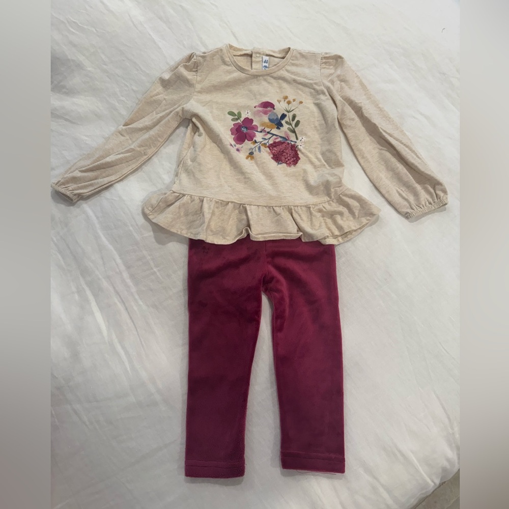 Like new!! Mayoral 12 months worn once. No stains!